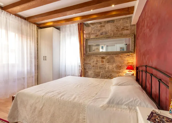 Studios Aurelia Palace